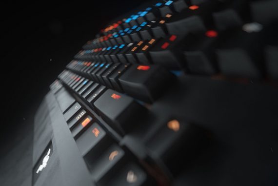 C4D结合AE制作镭射键盘产品广告宣传教程